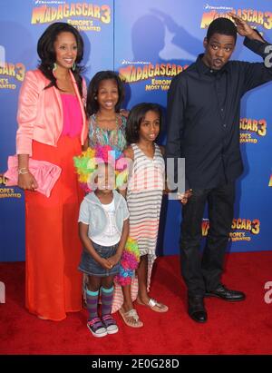 Chris Rock, Zahra Savannah Rock and Lola Simone Rock at the Nickelodeon ...