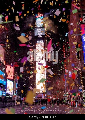 January 1, 2021, New York, New York, USA: New York City December 31 , 2020  New Years Eve for the first time since the beginning of the tradition of the Ball drop no revelers were allowed in Times Square due to the corona virus (Credit Image: © Bruce Cotler/ZUMA Wire) Stock Photo