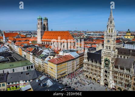 Frauenkirche, Neues Rathaus, Marienplatz, Muenchen, Bayern, Deutschland Stock Photo