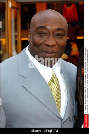Michael Clarke Duncan, the Oscar-nominated star of The Green Mile, has died after nearly two months of treatment following a heart attack in July. Publicist released a statement from Duncan's partner, the Rev. Omarosa Manigault-Stallworth, saying the 54-year-old actor died on Monday morning in a Los Angeles hospital. File photo : © Thorsten Heinze/ABACA. 34022-2. Los Angeles-CA-USA. 04/17/2002. The Scorpion King premiere at Universal Amphitheatre in Universal City. Pictured : Michael Clarke Duncan Stock Photo