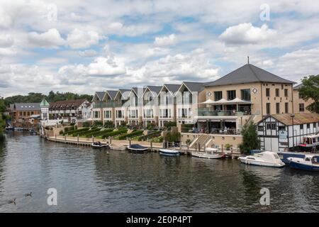 The Roux at Skindles brasserie, on the River Thames in Taplow ...