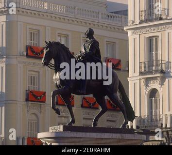 ESTATUA ECUESTRE DE CARLOS III - S XVIII - INSTALADA EN 1995. Author ...
