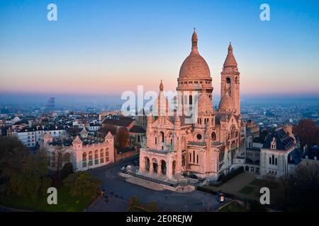 France, Paris (75), the basilica of the Sacre Coeur on the hill of Montmartre France, Paris (75), the basilica of the Sacre Coeur on the hill of Montmartre