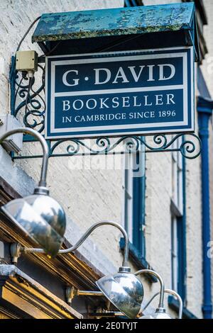 Sign outside the G. David Bookseller - Cambridge Antiquarian Bookshop in central Cambridge. G David independent bookshop, established 1896. Stock Photo