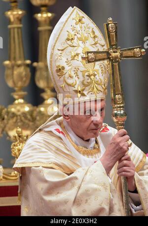 Pope Benedict XVI celebrates the solemn Christmas Eve mass in St Peter ...