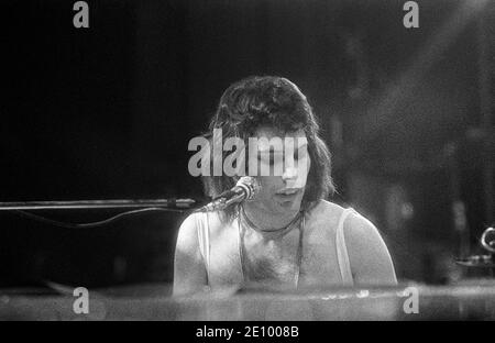 Freddie Mercury of Queen. Live at Cardiff Castle festival 10/09/1976 Stock Photo