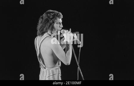 Freddie Mercury of Queen. Live at Cardiff Castle festival 10/09/1976 Stock Photo