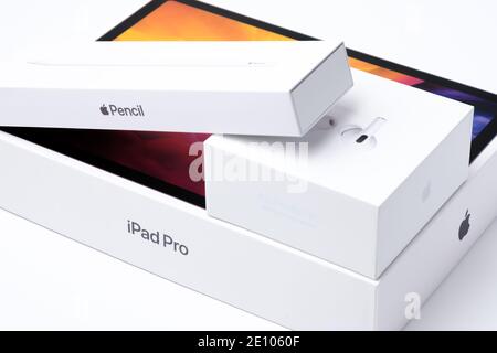 Apple ipad best sale pro airpods