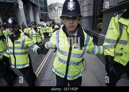 Anti-government protesters clash with police in Santiago, Chile ...