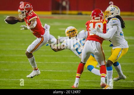 Kansas City Chiefs cornerback Chris Lammons (29) breaks up a pass intended  for Washington Commanders wide receiver Dyami Brown during the second half  of an NFL preseason football game Saturday, Aug. 20