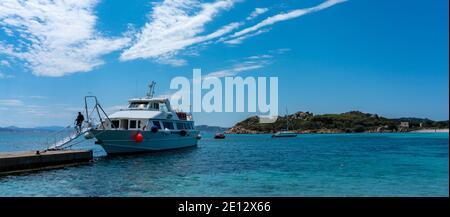 Boot An Der Isola Santa Maria Auf Sardinien Stock Photo