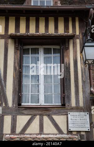 This is the house the composer Maurice Ravel lived during his stay in Lyons- la-Forêt, Normandy, France Stock Photo - Alamy