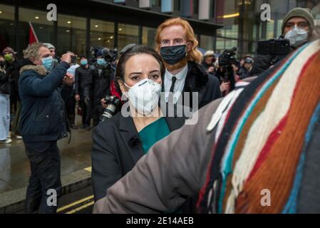 London, UK.  4 January 2021. Stella Moris, Julian Assange's partner, departs from the Old Bailey Central Criminal Court after a judge ruled that Julian Assange, Wikileaks founder, will not be extradited.  Mr Assange has been charged by the United States’ Espionage Act of “disclosing classified documents related to the national defence”.   Credit: Stephen Chung / Alamy Live News Stock Photo