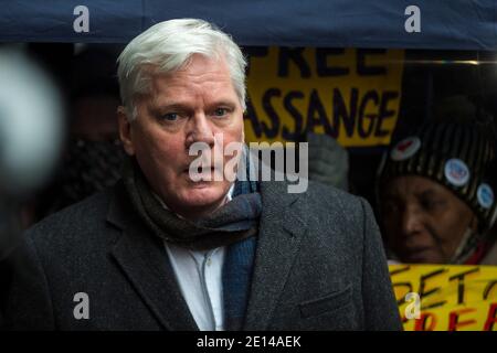 London, UK.  4 January 2021. Kristinn Hrafnsson, Wikileaks editor in chief, makes a press statement outside the Old Bailey Central Criminal Court after a judge ruled that Julian Assange, Wikileaks founder, will not be extradited.  Mr Assange has been charged by the United States’ Espionage Act of “disclosing classified documents related to the national defence”.   Credit: Stephen Chung / Alamy Live News Stock Photo