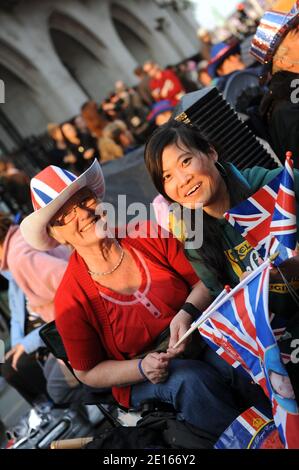 Atmosphere outside Westminster Abbey ahead of the wedding of Prince William and Kate Middleton to take place tomorrow, in London, UK on April 28, 2011. Photo by Thierry Orban/ABACAPRESS.COM Stock Photo