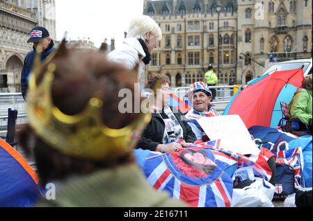 Atmosphere outside Westminster Abbey ahead of the wedding of Prince William and Kate Middleton to take place tomorrow, in London, UK on April 28, 2011. Photo by Thierry Orban/ABACAPRESS.COM Stock Photo