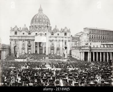 Vintage 19th century photograph - large crowd in St. Peter's Square for a blessing by the Pope from the Vatican. Most liklely Leo XIII. Stock Photo