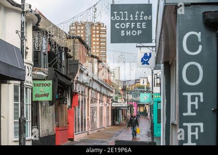 Brighton, January 5th 2021: The first day after the Prime Minister's announcement of a Tier 5 Lockdown throughout the UK led to Brighton's normally-busy streets being almost deserted this morning Credit: Andrew Hasson/Alamy Live News Stock Photo