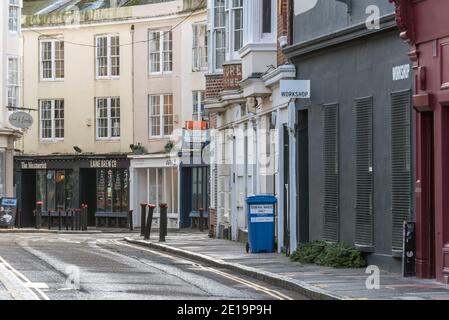 Brighton, January 5th 2021: The first day after the Prime Minister's announcement of a Tier 5 Lockdown throughout the UK led to Brighton's normally-busy streets being almost deserted this morning Credit: Andrew Hasson/Alamy Live News Stock Photo