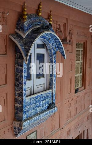 Oriels made of porcelain tiles at Junagarh fort in Bikaner Stock Photo