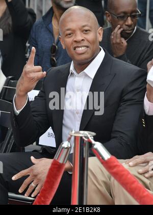 Los Angeles, USA. 27th Nov, 2018. Dr. Dre at the Quincy Jones Hand & Footprint Ceremony held at the TCL Chinese Theatre in Hollywood, CA on Tuesday, November 27, 2018. (Photo By Sthanlee B. Mirador/Sipa USA) Credit: Sipa USA/Alamy Live News Stock Photo