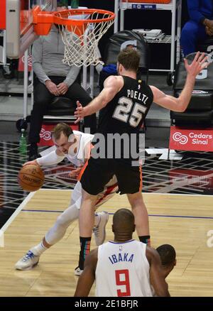 Orlando, Florida, USA, January 26, 2022, Los Angeles Clippers player Luke  Kennard #5 shoots a three point shot at the Amway Center. (Photo by Marty  Jean-Louis/Sipa USA Stock Photo - Alamy