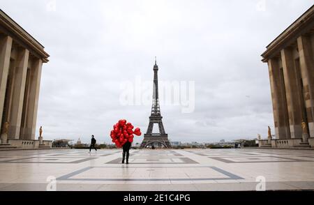 (210106) -- BEIJING, Jan. 6, 2021 (Xinhua) -- The almost deserted Trocadero Place is seen in Paris, France, Oct. 30, 2020. (Xinhua/Gao Jing) Stock Photo