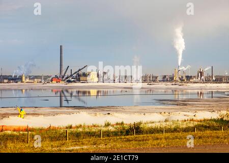 The tailings pond at the Syncrude mine north of Fort McMurray, Alberta, Canada. Tailings ponds in the tar sands are unlined and leach toxic chemicals Stock Photo