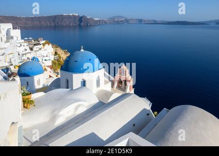 White architecture of Oia village and caldera view on Santorini island. Cyclades, Greece Stock Photo