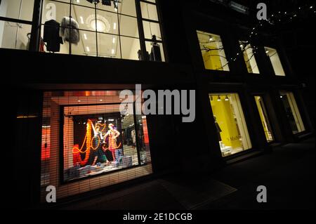 An illustration of the new Spring Summer windows at the Louis Vuitton  boutique on 5th Avenue in New York, NY USA on January 6, 2011. Photo by  Pantaleo-Taamallah/ABACAUSA.COM Stock Photo - Alamy