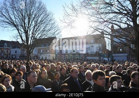 Citizens of Linselles town, north of France pay tribute to Antoine de Leocour and Vincent Delory, killed last week in Niger, on January 15, 2011. Photo by Christophe Guibbaud/ABACAPRESS.COM Stock Photo