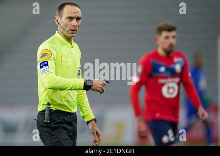 LILLE, FRANCE - JANUARY 6: Referee Thomas Leonard during the Ligue 1 match between Lille OSC and Angers SCO at Stade Pierre Mauroy on January 6, 2021 in Lille, France (Photo by Jeroen Meuwsen/BSR Agency/Alamy Live News)*** Local Caption *** Thomas Leonard