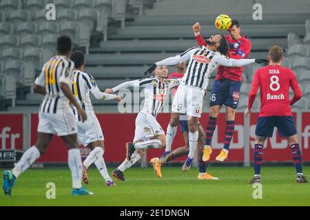 LILLE, FRANCE - JANUARY 6: Lois Diony of Angers SCO, Jose Fonte of Lille OSC during the Ligue 1 match between Lille OSC and Angers SCO at Stade Pierre Mauroy on January 6, 2021 in Lille, France (Photo by Jeroen Meuwsen/BSR Agency/Alamy Live News)*** Local Caption *** Lois Diony, Jose Fonte