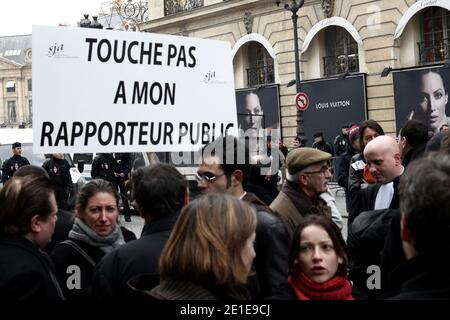 Gathering and strike of the administrative magistrates in front of the ministry for Justice, place Vendome, in Paris, France, on February, 09, 2011. Photo by Stephane Lemouton/ABACAPRESS.COM Stock Photo