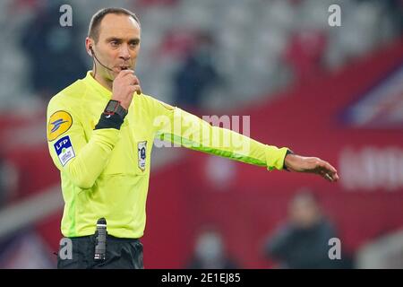 LILLE, FRANCE - JANUARY 6: Referee Thomas Leonard during the Ligue 1 match between Lille OSC and Angers SCO at Stade Pierre Mauroy on January 6, 2021 in Lille, France (Photo by Jeroen Meuwsen/BSR Agency/Alamy Live News)*** Local Caption *** Thomas Leonard