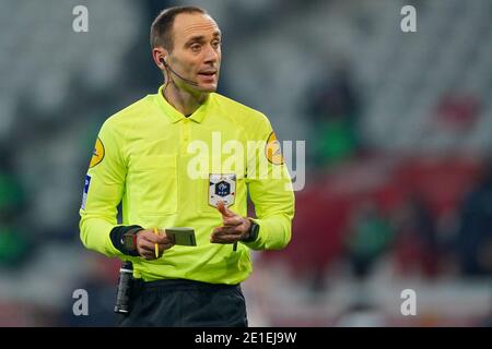 LILLE, FRANCE - JANUARY 6: Referee Thomas Leonard during the Ligue 1 match between Lille OSC and Angers SCO at Stade Pierre Mauroy on January 6, 2021 in Lille, France (Photo by Jeroen Meuwsen/BSR Agency/Alamy Live News)*** Local Caption *** Thomas Leonard