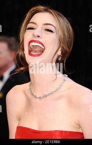 Anne Hathaway arrives at the Oscars on Sunday, March 2, 2014, at the ...