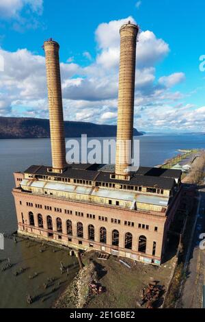 The abandoned Glenwood Power Plant in Yonkers, New York designed in the Romanesque-Revival style. It was built at Glenwood-on-the-Hudson between 1904 Stock Photo