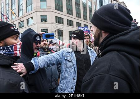 Washington Dc, United States. 06th Jan, 2021. Pro and anti-Donald Trump demonstrators clash during the Pro-Trump rally.Pro-trump supporters stormed the United States Capitol after the loss of US President Donald Trump at the election. Credit: SOPA Images Limited/Alamy Live News Stock Photo