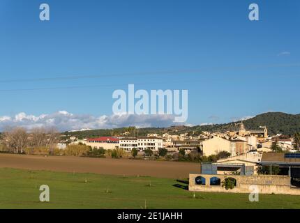 General view of the Majorcan town of Vilafranca de Bonany on a sunny day. Balearic Islands, Spain Stock Photo