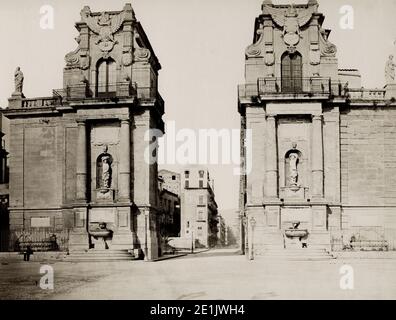 19th century vintage photograph: Porta Felice is a monumental city Porta Felice gate of Palermo, Italy. It represents the water-side entrance of the Cassaro and is located in the zone of the Foro Italico. The gate was built in Renaissance and Baroque styles between the 16th and 17th centuries. Stock Photo