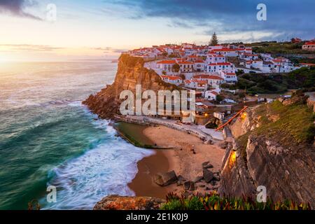 Azenhas do Mar is a seaside town in the municipality of Sintra, Portugal. Close to Lisboa. Azenhas do Mar white village, cliff and ocean, Sintra, Port Stock Photo