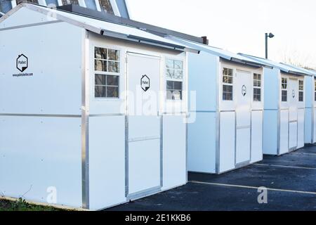 Pallet homeless shelters, in Eugene, Oregon, USA Stock Photo - Alamy