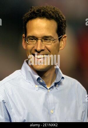 Los Angeles Dodgers general manager Paul DePodesta watches batting practice before game against the Angels at Angel Stadium in Anaheim, Calif. on Frid Stock Photo