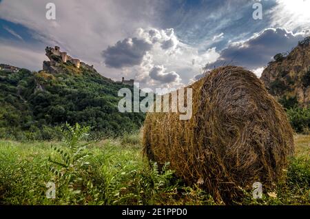 View of the Abruzzo landscape with Roccascalegna castle in the background Stock Photo