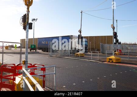 Ashford, Kent, UK. 09 January, 2021. The Sevington inland border facility is now accepting a steady stream of lorries who have taken the 10a junction turning off the M20 motorway ready for border control. Photo Credit: Paul Lawrenson/Alamy Live News Stock Photo