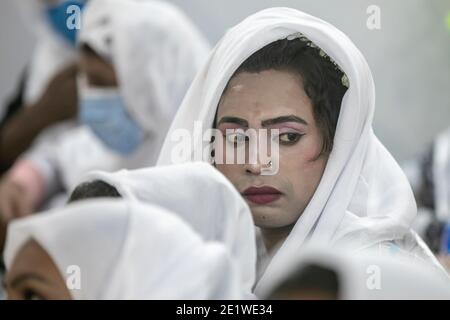 Barmoqlar mushuk video Silikon qogirchoqni sik