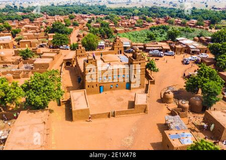 Aerial view, local view, Yama Mosque, Sudano-Sahel Architecture, Yaama, Niger Stock Photo