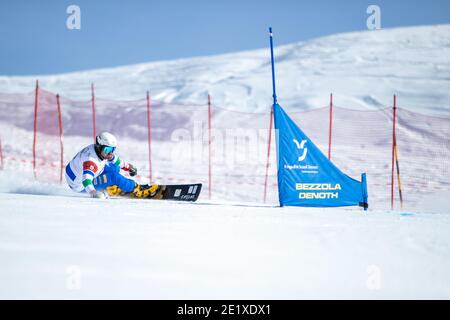 Scuol, Schweiz. 09th Jan, 2021. 09.01.2021, Scuol, Alpin Worldcup, FIS Snowboard Alpin Worldcup Scuol, CORATTI Edwin (ITA) Credit: SPP Sport Press Photo. /Alamy Live News Stock Photo