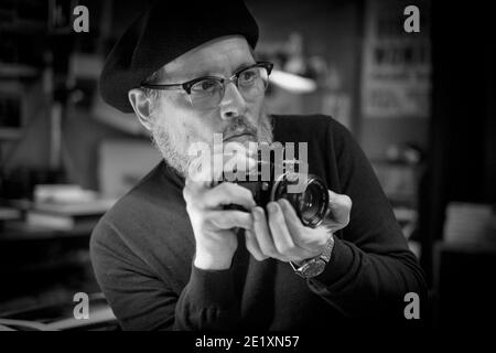 JOHNNY DEPP in MINAMATA (2020), directed by ANDREW LEVITAS. Credit: Metalwork Pictures/Head Gear Films/Infinitum Nihil/Kreo Films FZ/Metrol Technology / Album Stock Photo